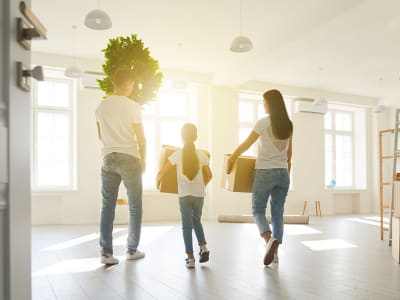 Cross your t’s and dot your i’s when you enter your new home with our moving checklist.