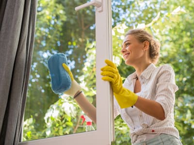 Moving tips and cleaning tips go hand in hand, unfortunately. Get your new place up to your cleanliness standards with these tips!