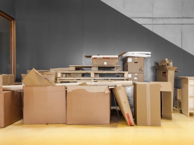 Back injuries are common to those lifting heavy items. Avoid the risk by hiring professional house movers.