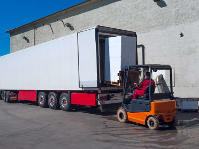 Move and store your heavy equipment with specialized moving services