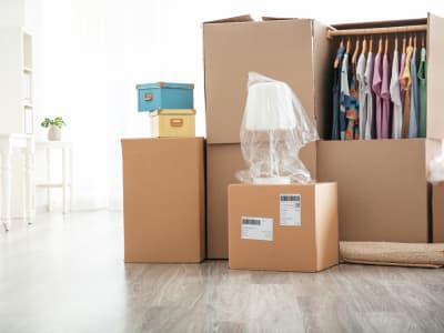 Move your closet in one fell swoop by keeping your clothes on their hangers for your last minute movers.