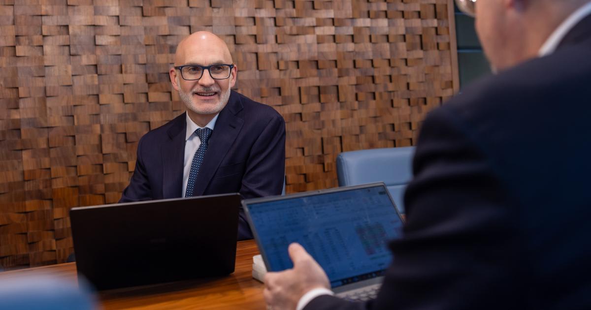 Christian Financial Adviser in Canada Discussing