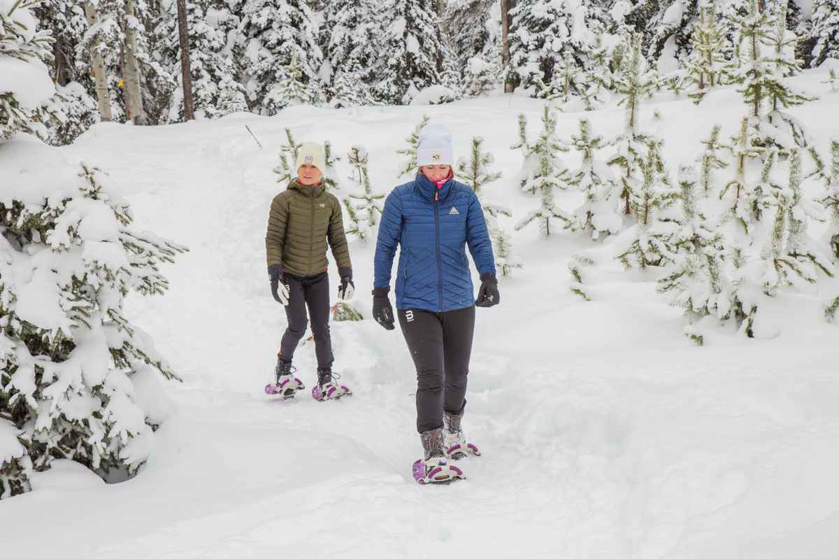 Explore With or Without Snowshoeing in Kelowna: Our Okanagan Winter Hiking Guide