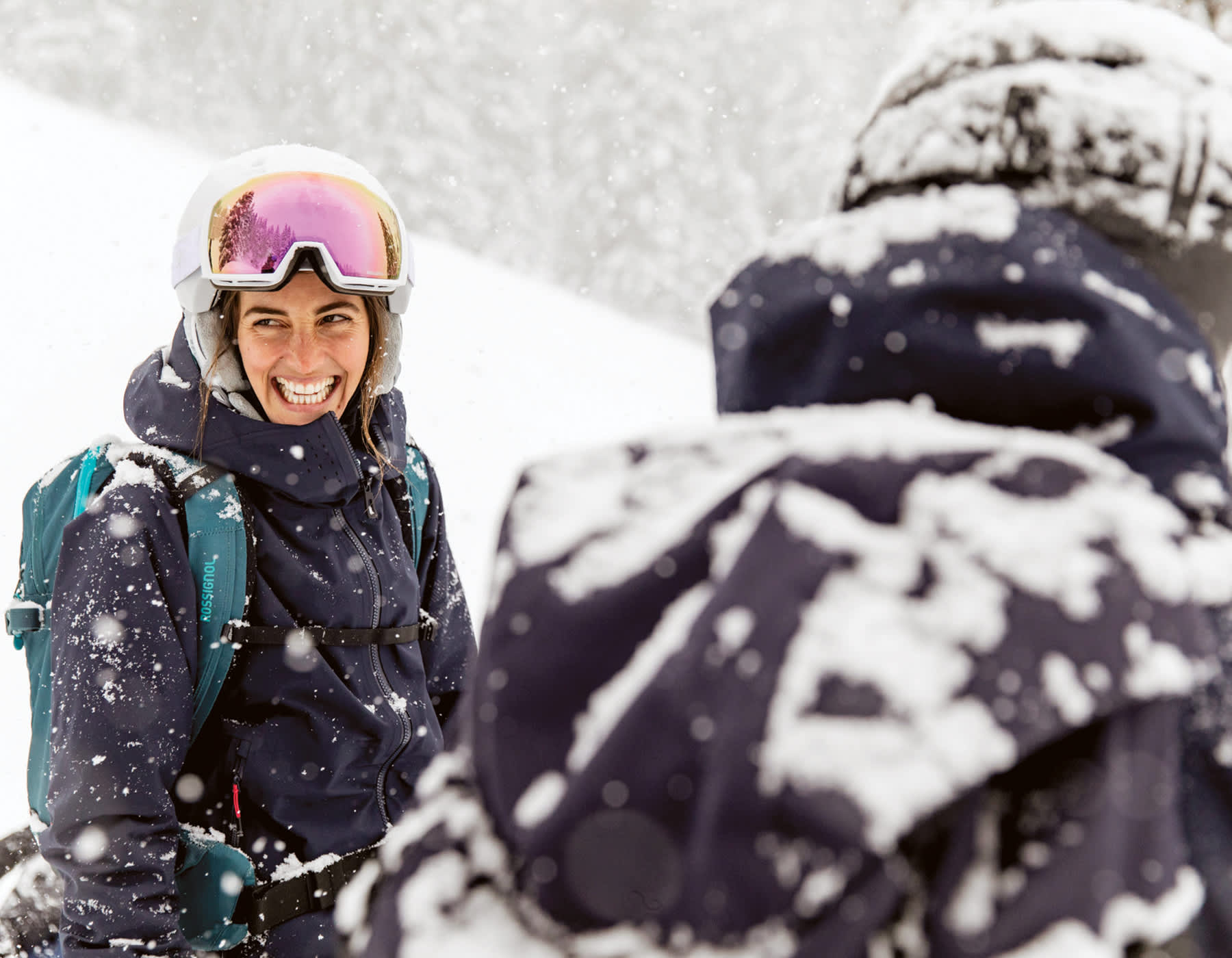 Ski and snowboard helmets produced from completely recyclable material