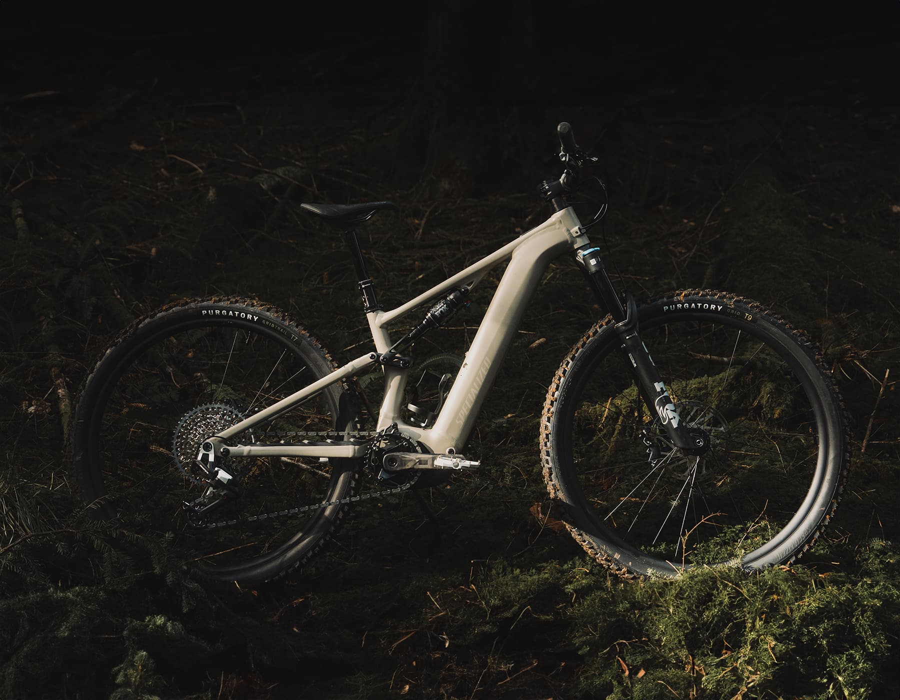 Specialized Levo R Comp Alloy Turbo 3.1 motor and FACT 11m carbon frame close-up