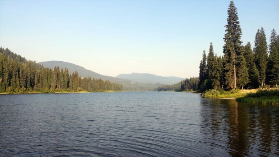 A breathtaking view of Keefer Lake.