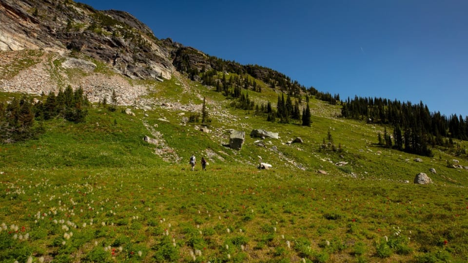 Hiking at Keefer Lake Lodge