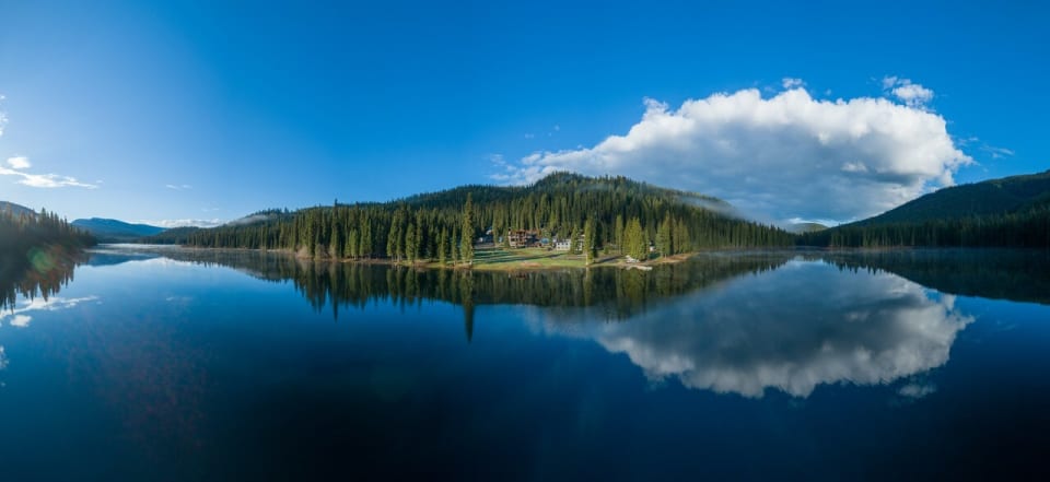 Easy access to Keefer Lake Lodge despite its off-the-grid charm.