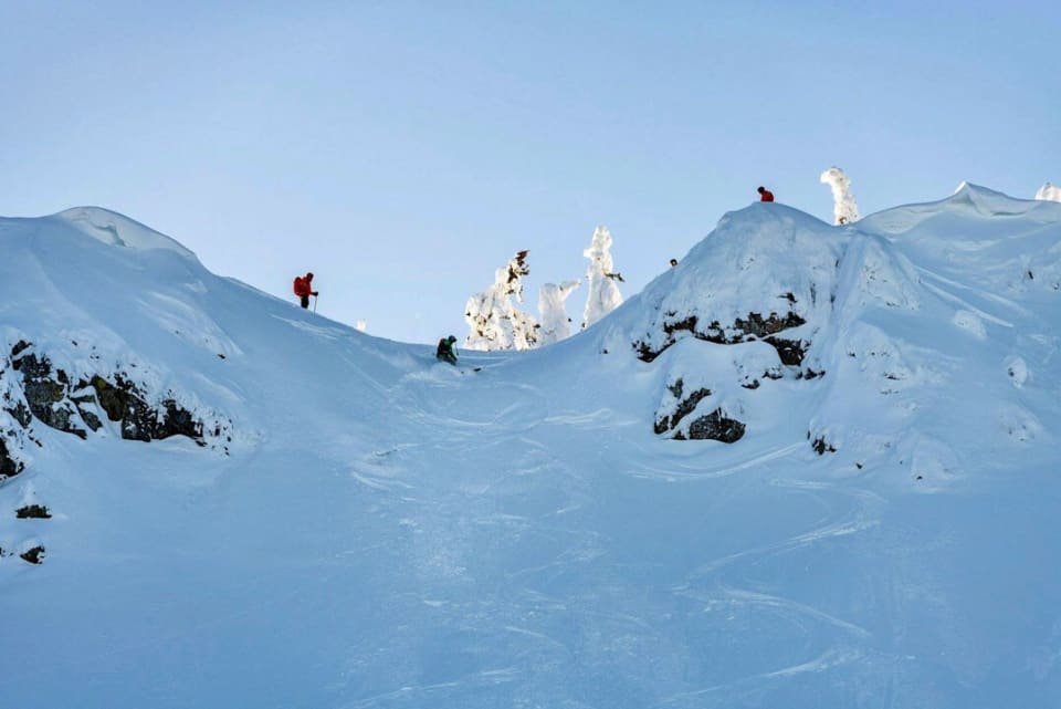 The expert guides at Keefer Lake Lodge ensure each skier experiences the best of the mountain, tailored to their skill level.