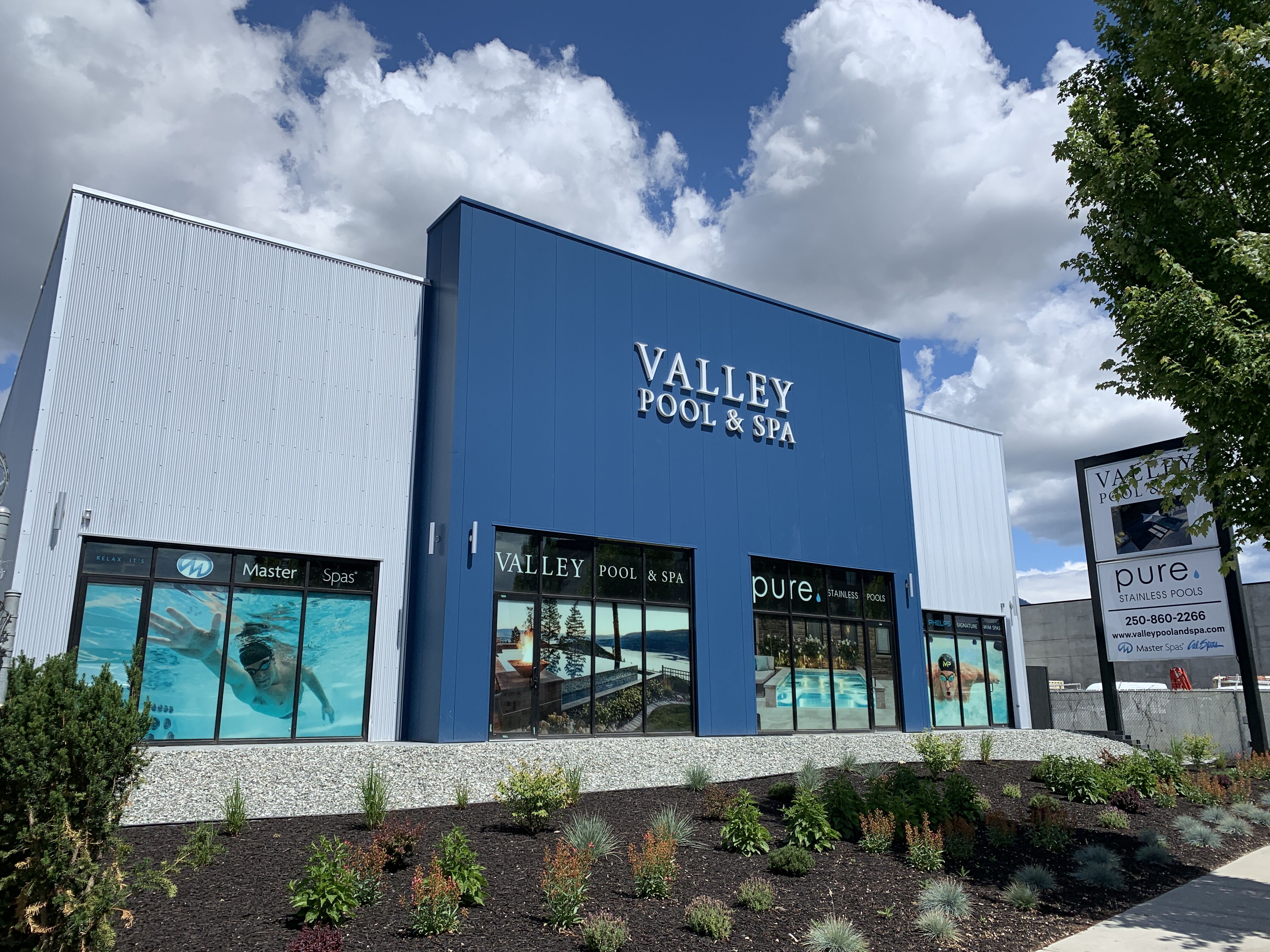 Why Coatings of Metal Building Kits Matter for Commercial Projects