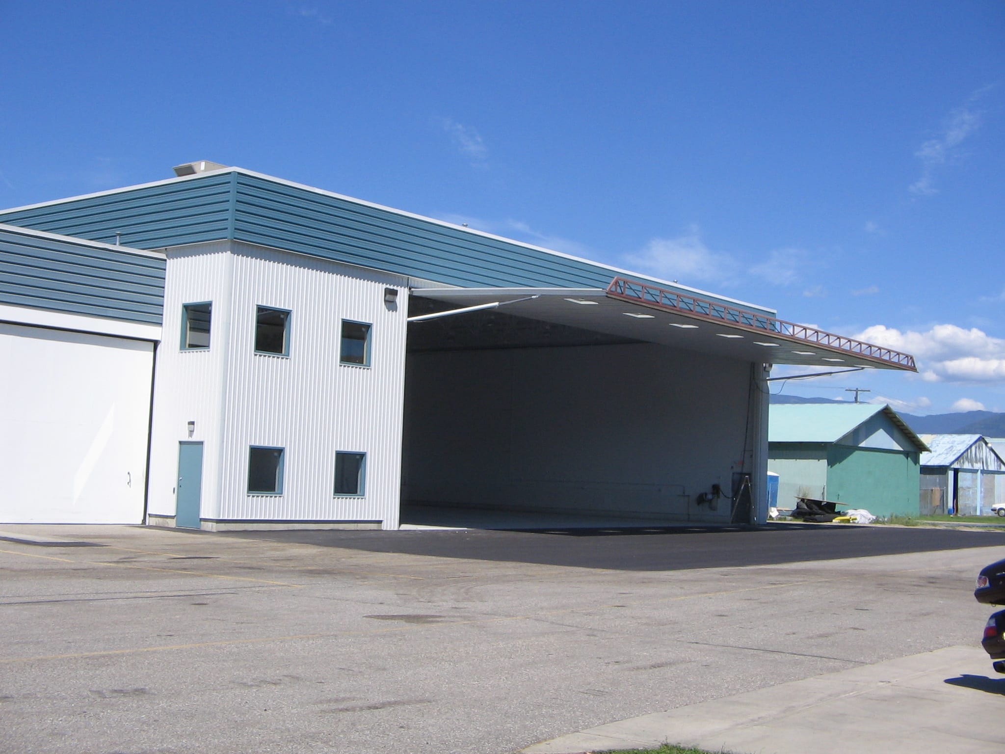 Steel Building: When to Have A Sliding Metal Door