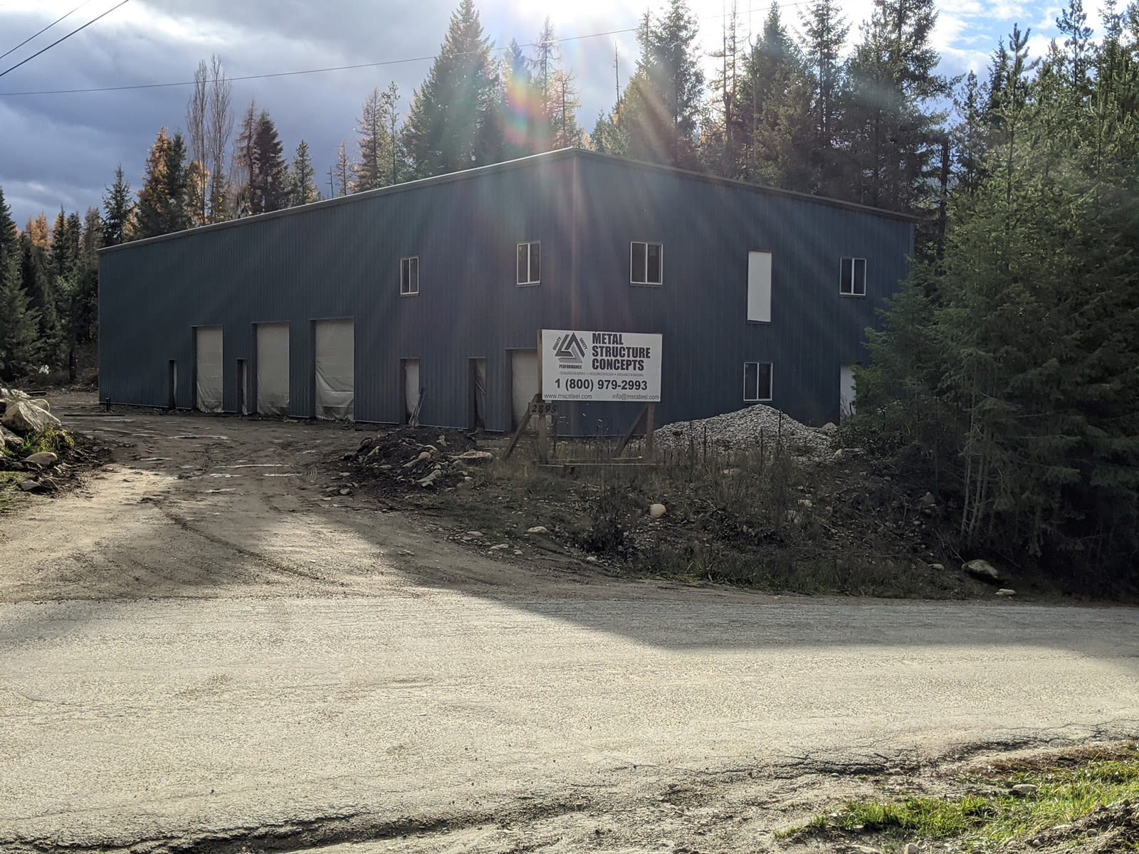 5 Ways to Customize a Steel Garage