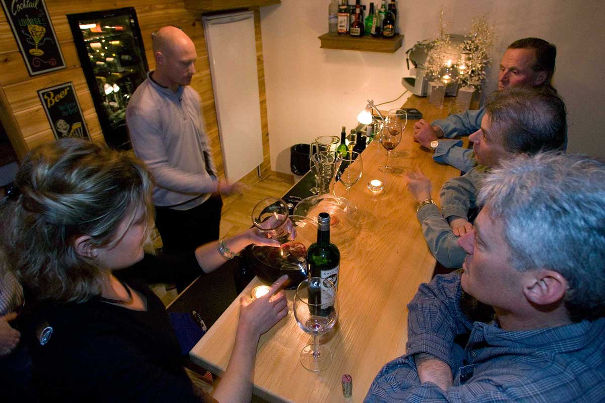 casual-wine-and-cocktail-bar