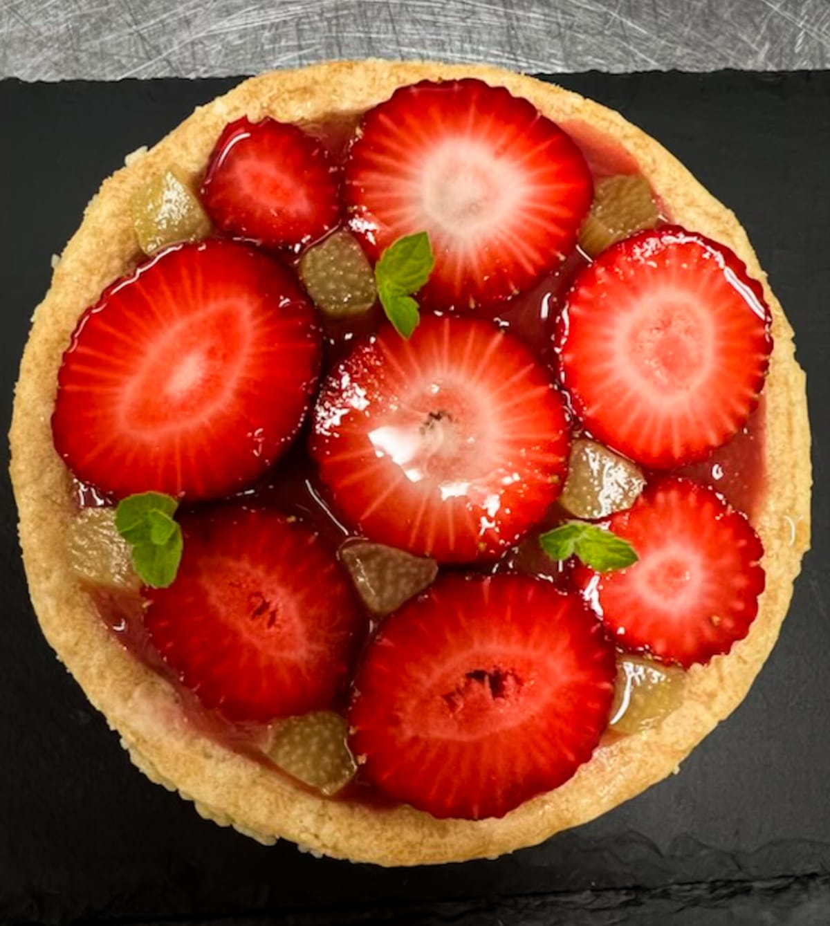 strawberry-and-rhubarb-tartlett