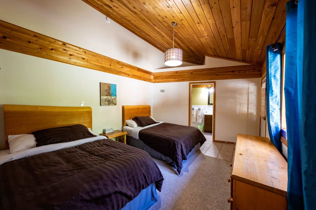 YellowCedarLodge47