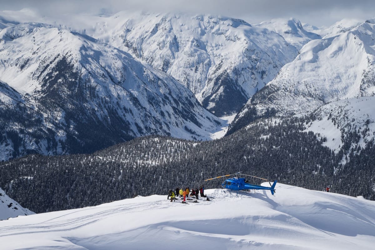 NEH_Heli_on_Landing_Zone_Distant_View_Group