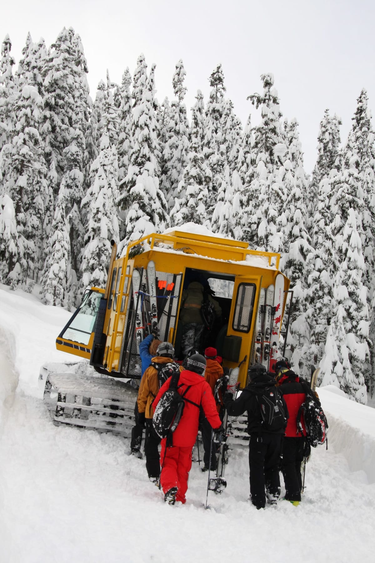 NEH_HeliSki_Guests_Snowcat
