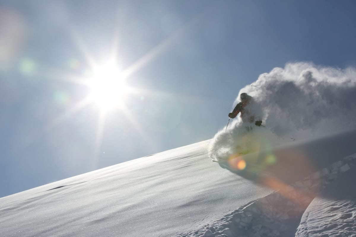 Skier_on_Ridge_Snow_Cloud_1
