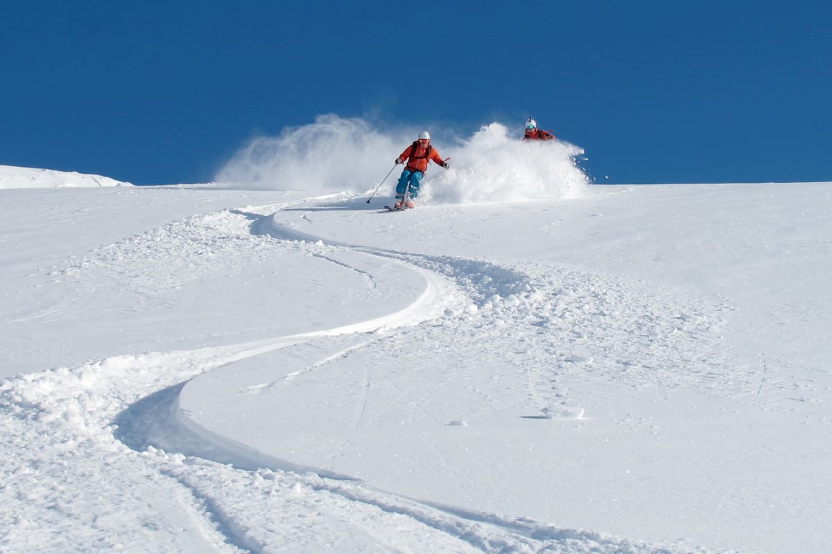 Skier_Making_Tracks_Powder_Run_4