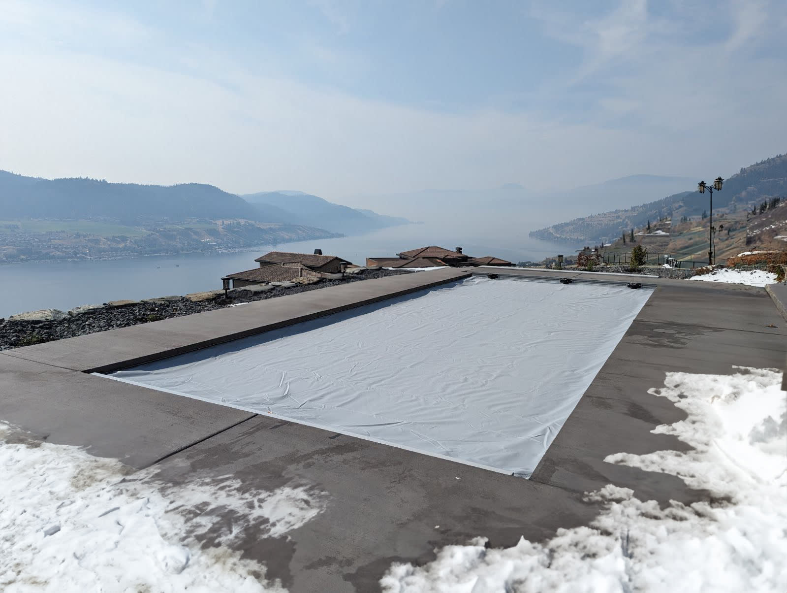 Follow a few simple rules to use your automatic pool cover as a winter cover and avoid damaging your investment this winter. 
