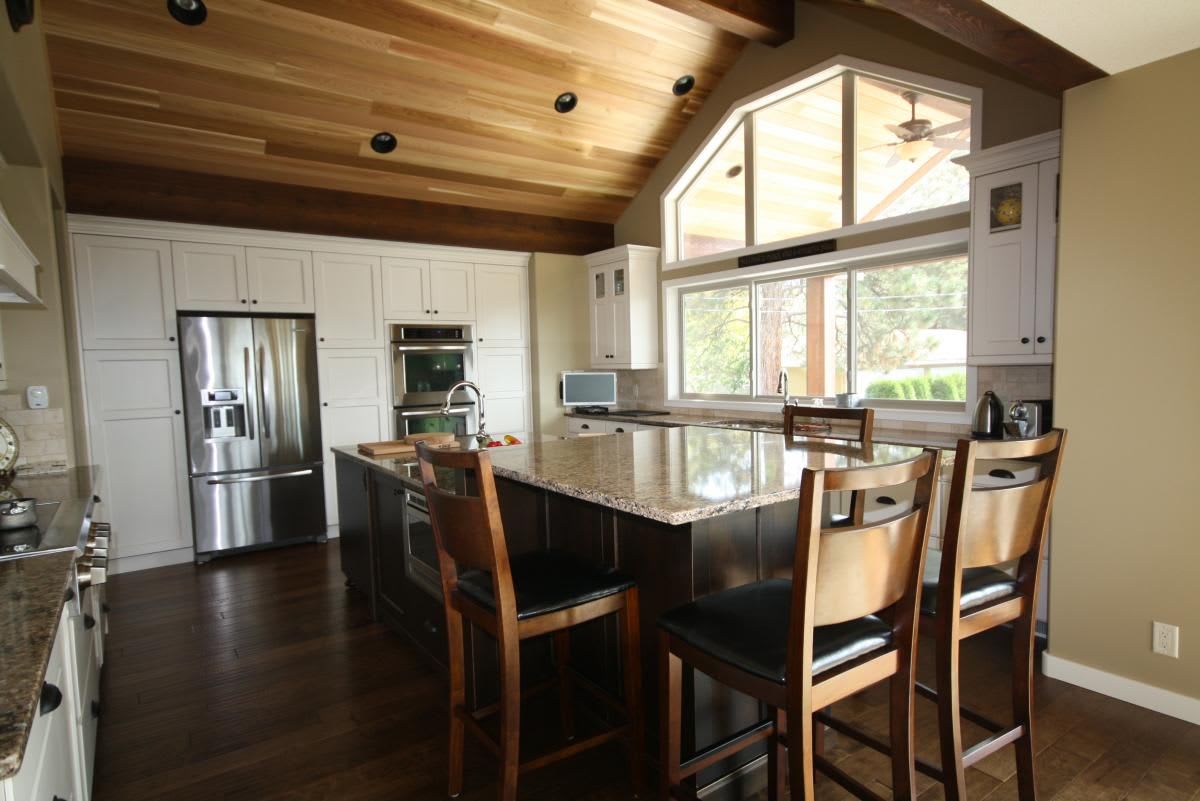 This newly renovated kitchen by our Rafter 4K team is spacious, warm, and inviting.