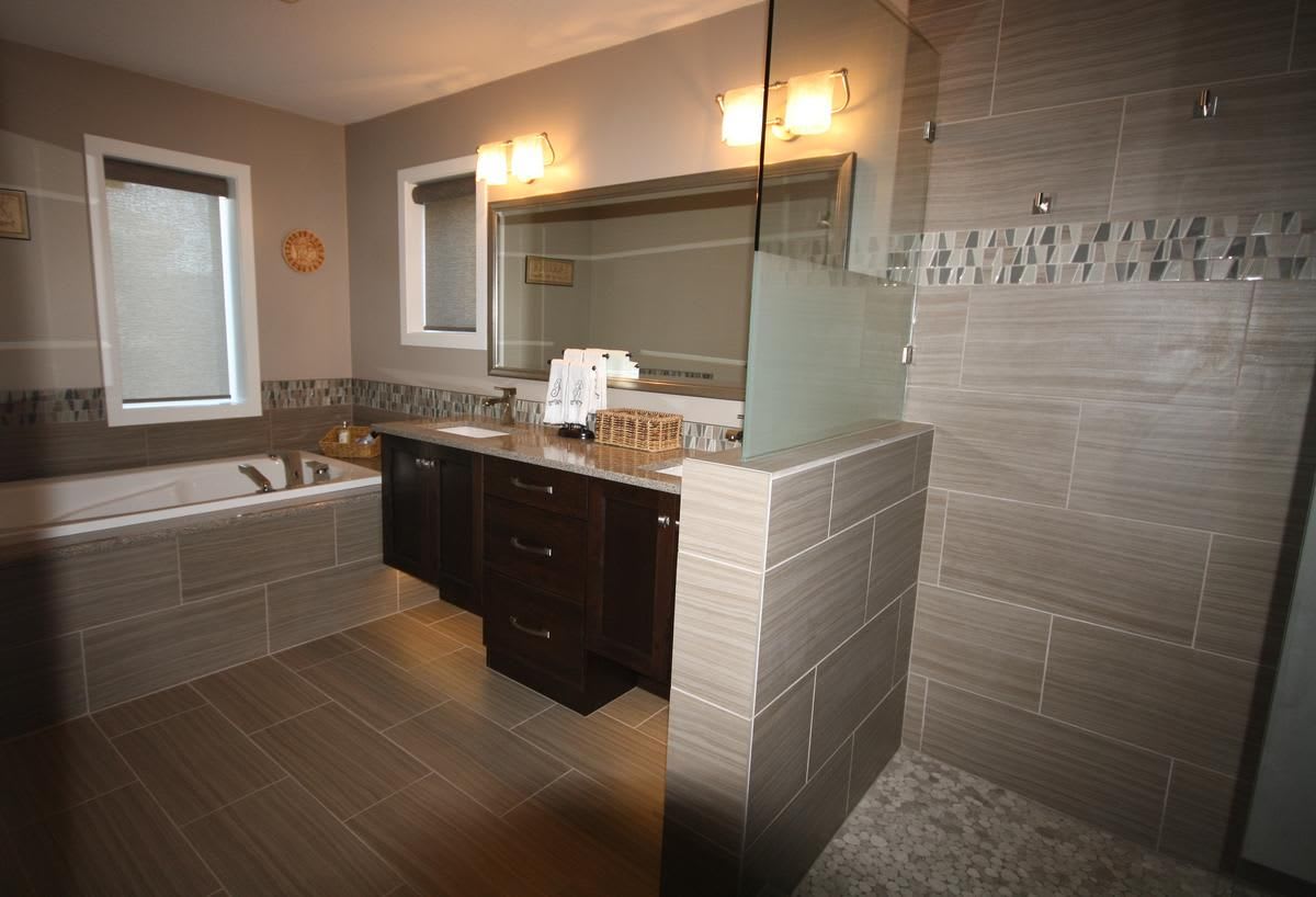 Kelowna homeowners can add a modern, clean touch with a full bathroom remodel.