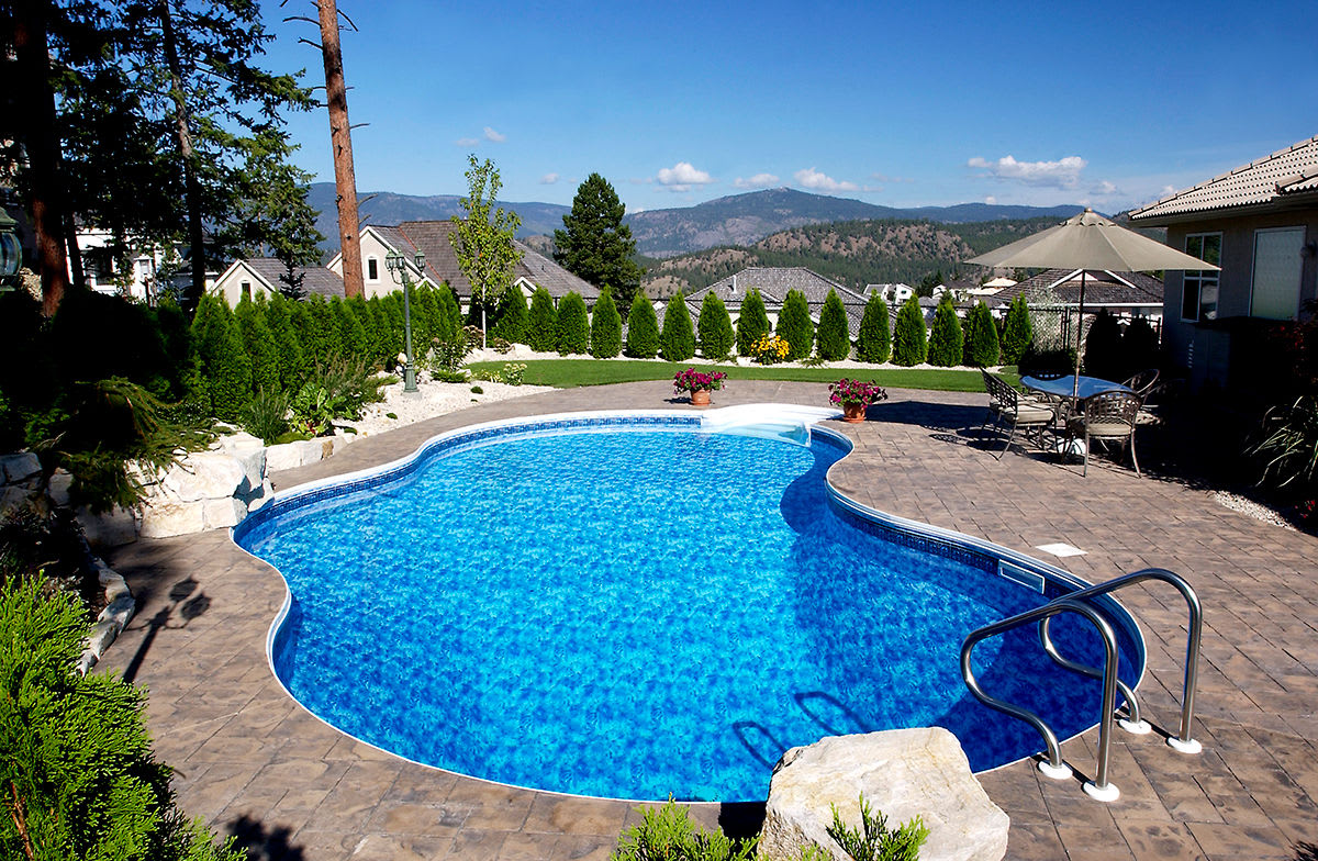When it comes to pool companies, Kelowna homeowners like to work with contractors who can design a pool that blends in with the surroundings.