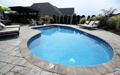 Tips on Treating Pools in Kelowna to eliminate “Pool Smell” and Algae