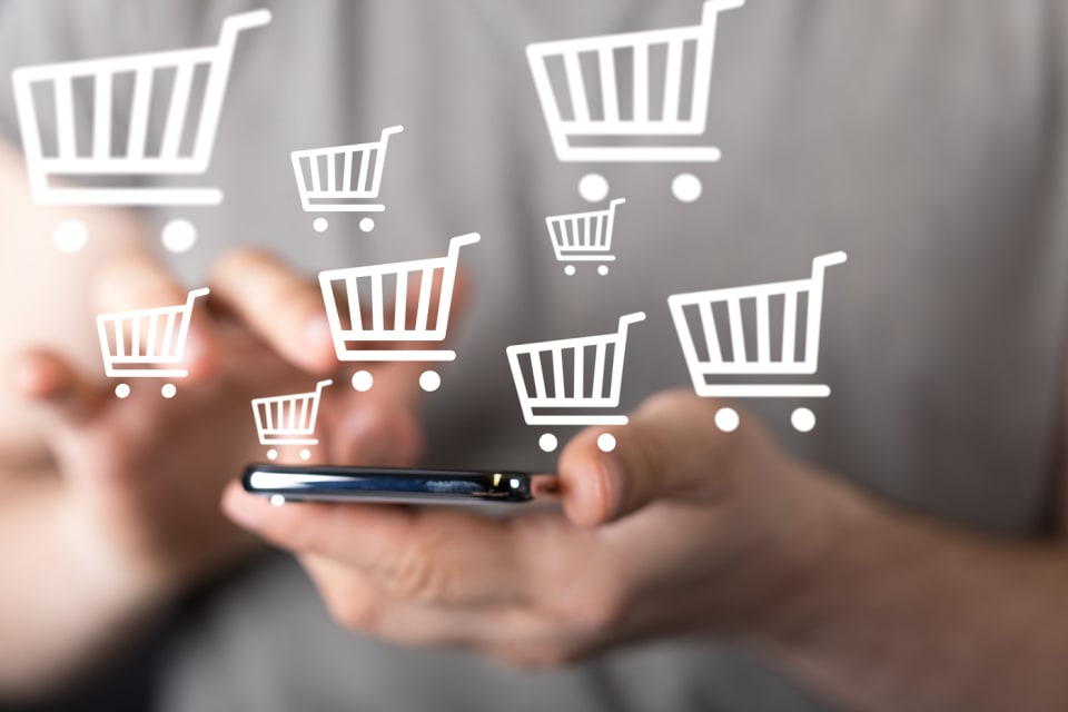 E-Commerce helps Canadian SMEs connect with domestic and global markets.
